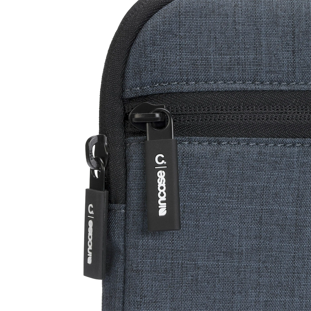 Funda Carry Zip de Incase para MacBook 13" - Navy